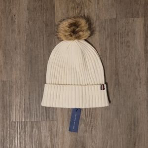 Tommy Hilfiger Women's White/ Cream Knit Beanie Hat Cap w/ Logo, Faux Fur…